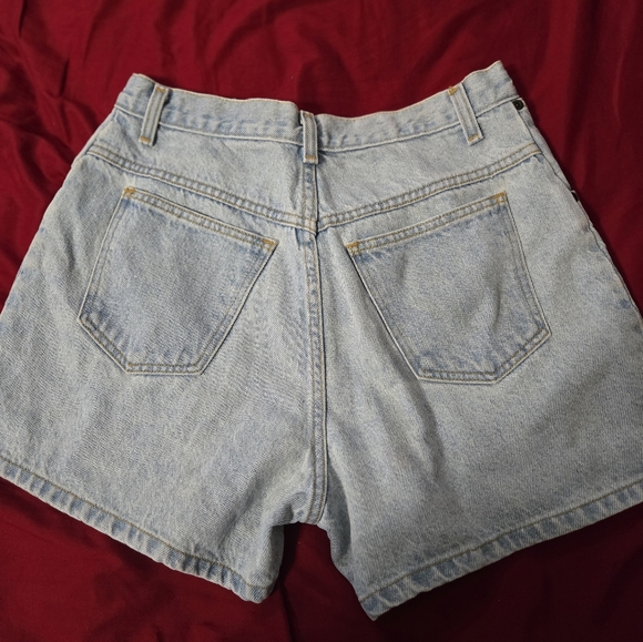 Y2k vintage style light wash womens jean shorts - Picture 2 of 8